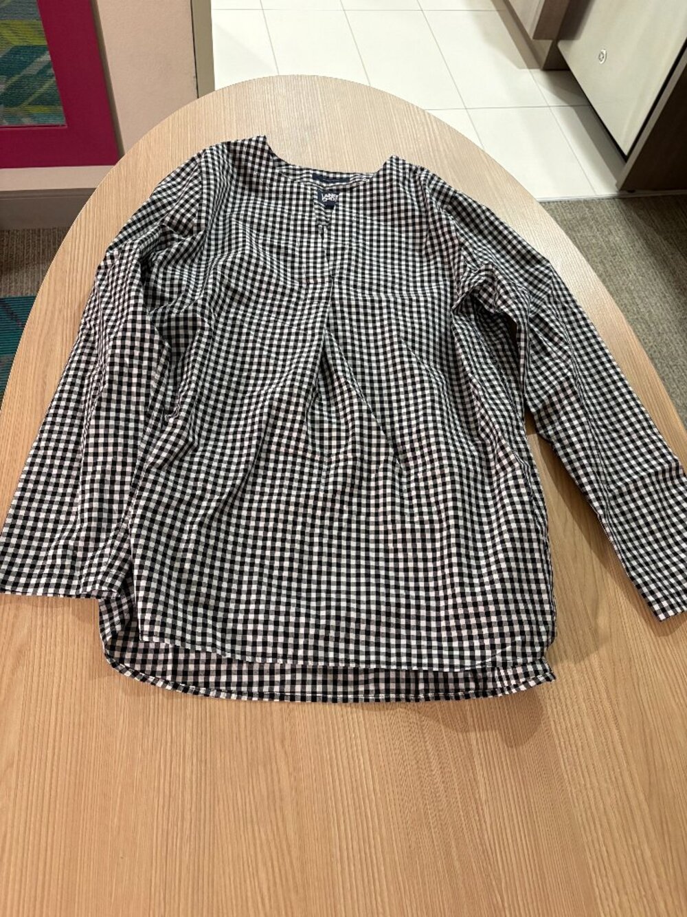 Lands End Black and White Check No Iron Supima Shirt Medium 10-12 Popover V Neck